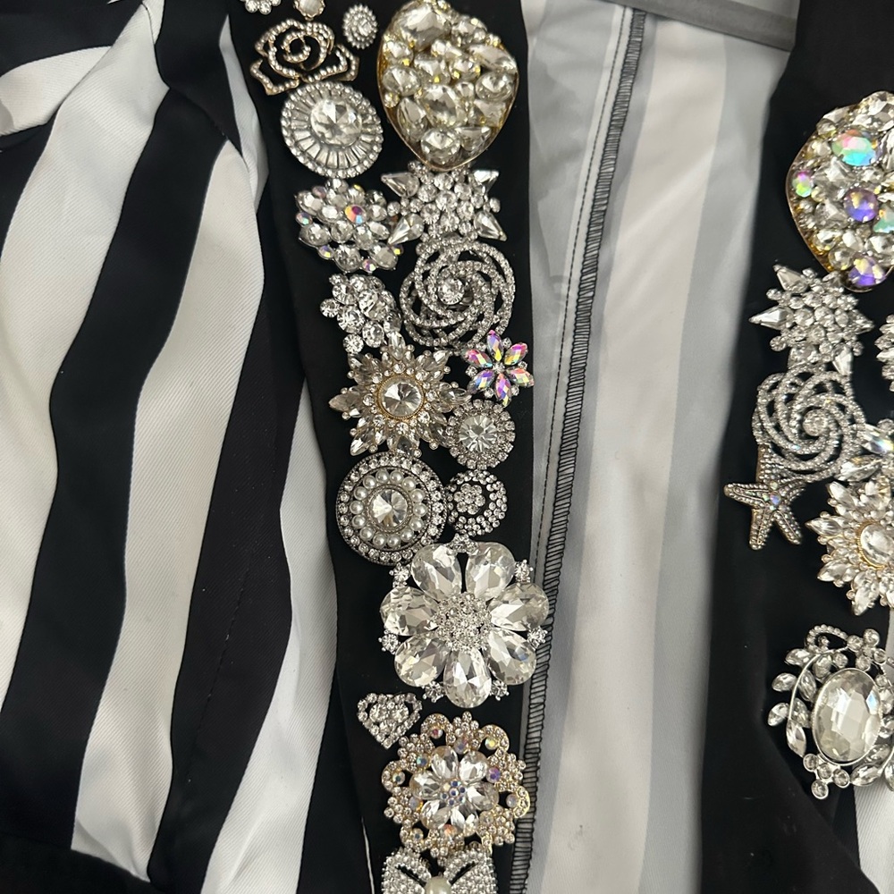 “Messy lapel”! - Picture 2 of 4